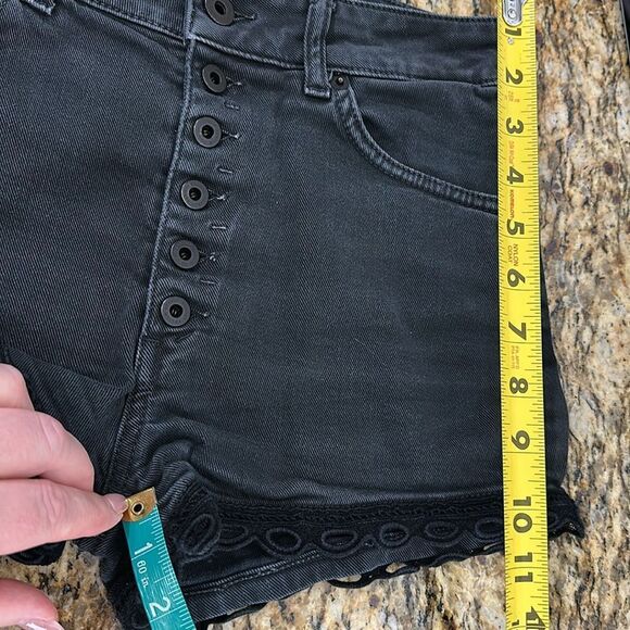 Dondup Klum Lace Trim Cotton Blend Black Jean Shorts Size 26 - Picture 9 of 10